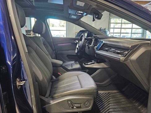 Used 2024 Audi Q4 e-tron Prestige image 10