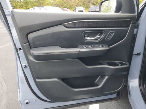 Used 2023 Honda Pilot Elite image 39