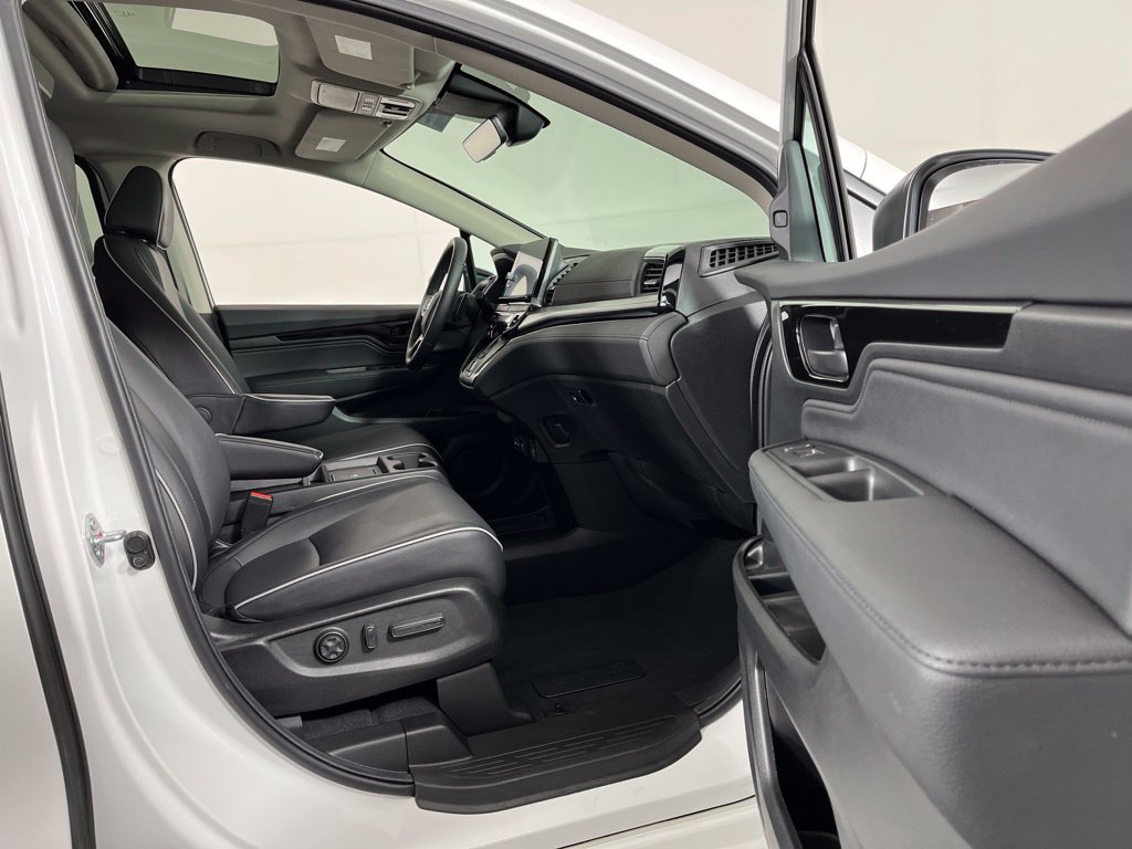 Certified 2026 Honda Odyssey Touring image 7