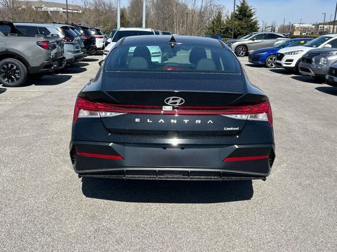 New 2026 Hyundai Elantra Limited image 6