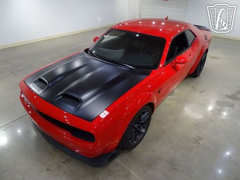 Used 2019 Dodge Challenger SRT Hellcat Redeye image 3