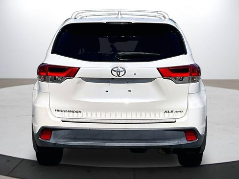 Used 2017 Toyota Highlander XLE w/ Protection Package #3 AWD/4WD image 8