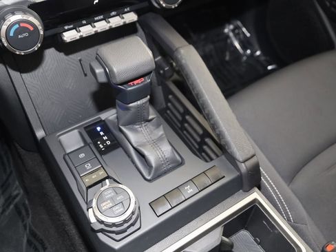 Used 2024 Toyota Tacoma TRD Off-Road image 27