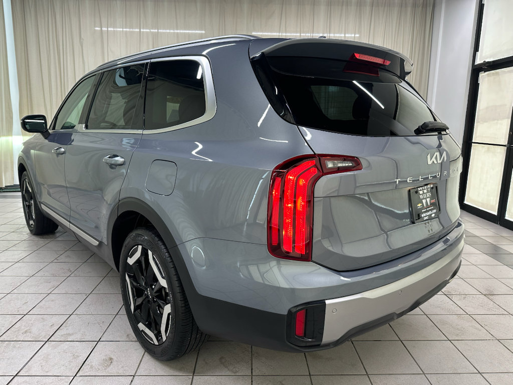 Used 2025 Kia Telluride S FWD image 11