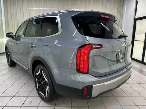 Used 2025 Kia Telluride S FWD image 11