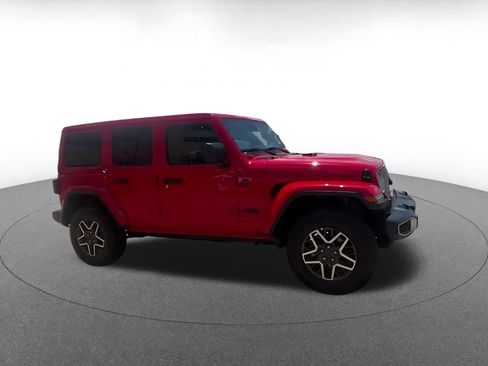 Used 2025 Jeep Wrangler Unlimited Sahara AWD/4WD image 2