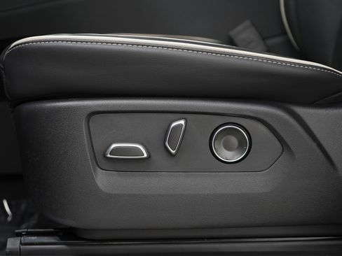 Used 2024 Cadillac Escalade Premium Luxury w/ Performance Package image 25