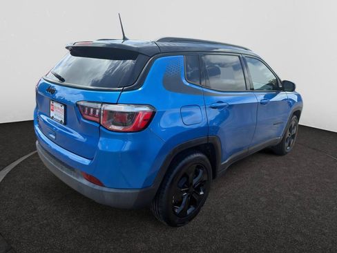 Used 2018 Jeep Compass Latitude AWD/4WD image 4