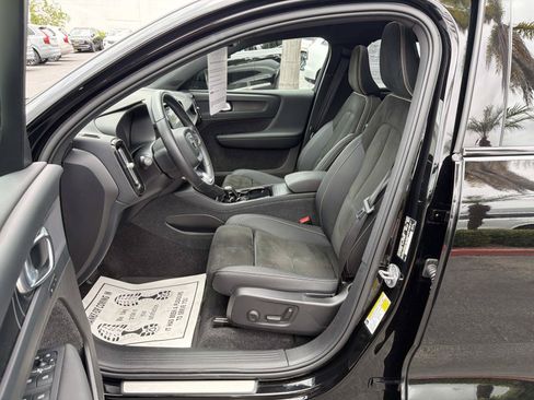 Certified 2023 Volvo C40 P8 Recharge Plus w/ Protection Package Premier AWD/4WD image 18
