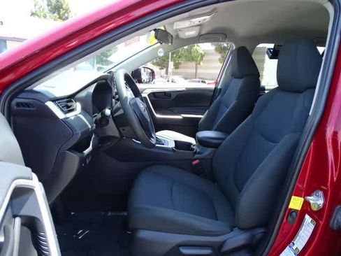 Used 2022 Toyota RAV4 LE AWD/4WD image 18