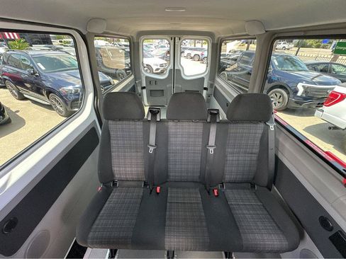 Used 2015 Mercedes-Benz Sprinter 2500 image 36
