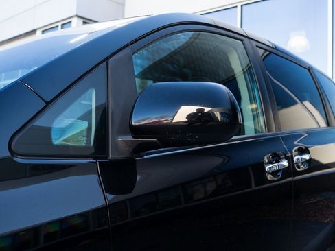 Used 2016 Toyota Sienna SE Premium image 8