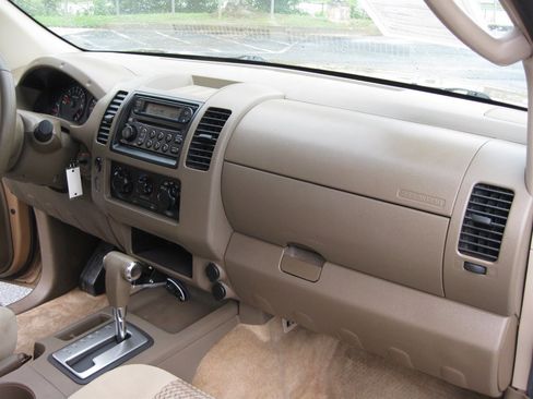 Used 2005 Nissan Frontier SE w/ (P01) Power Pkg RWD image 31