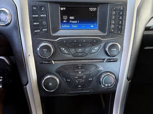 Used 2017 Ford Fusion SE FWD image 13