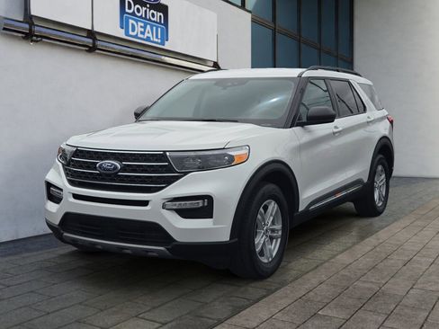 Used 2023 Ford Explorer XLT w/ Equipment Group 202A AWD/4WD image 7