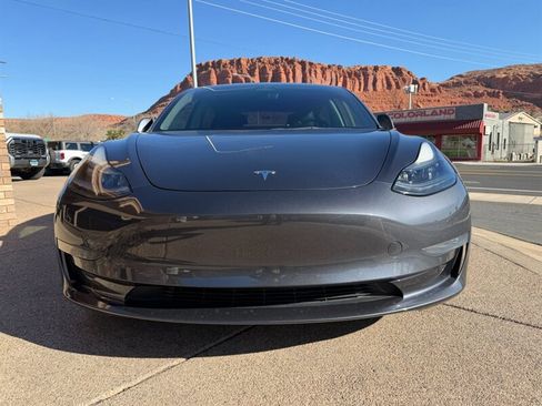 Used 2022 Tesla Model 3 Performance image 25