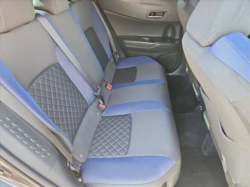 Used 2022 Toyota C-HR XLE FWD image 18