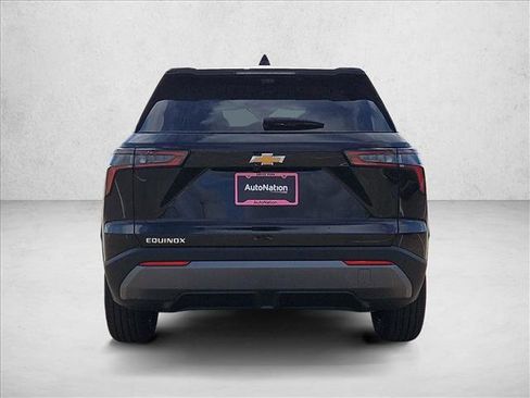 New 2026 Chevrolet Equinox LT w/ Convenience Package II FWD image 8