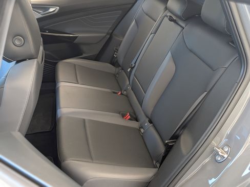 Used 2023 Volkswagen ID.4 Pro S image 18
