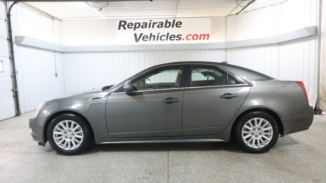 Used 2011 Cadillac CTS Luxury RWD image 1