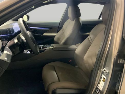 Used 2026 BMW 540i xDrive AWD/4WD image 7