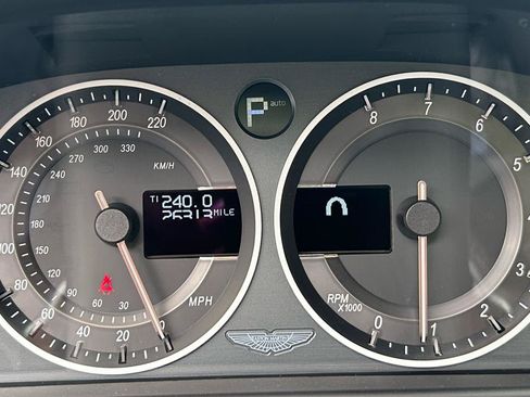 Used 2011 Aston Martin DBS Volante RWD image 18