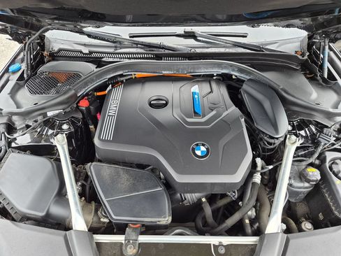 Used 2021 BMW 530e w/ Premium Package RWD image 10