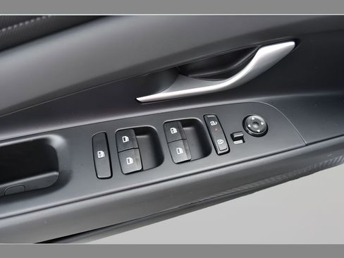 New 2026 Hyundai Elantra Limited FWD image 17