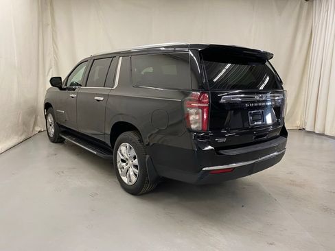 Used 2022 Chevrolet Suburban LT AWD/4WD image 5