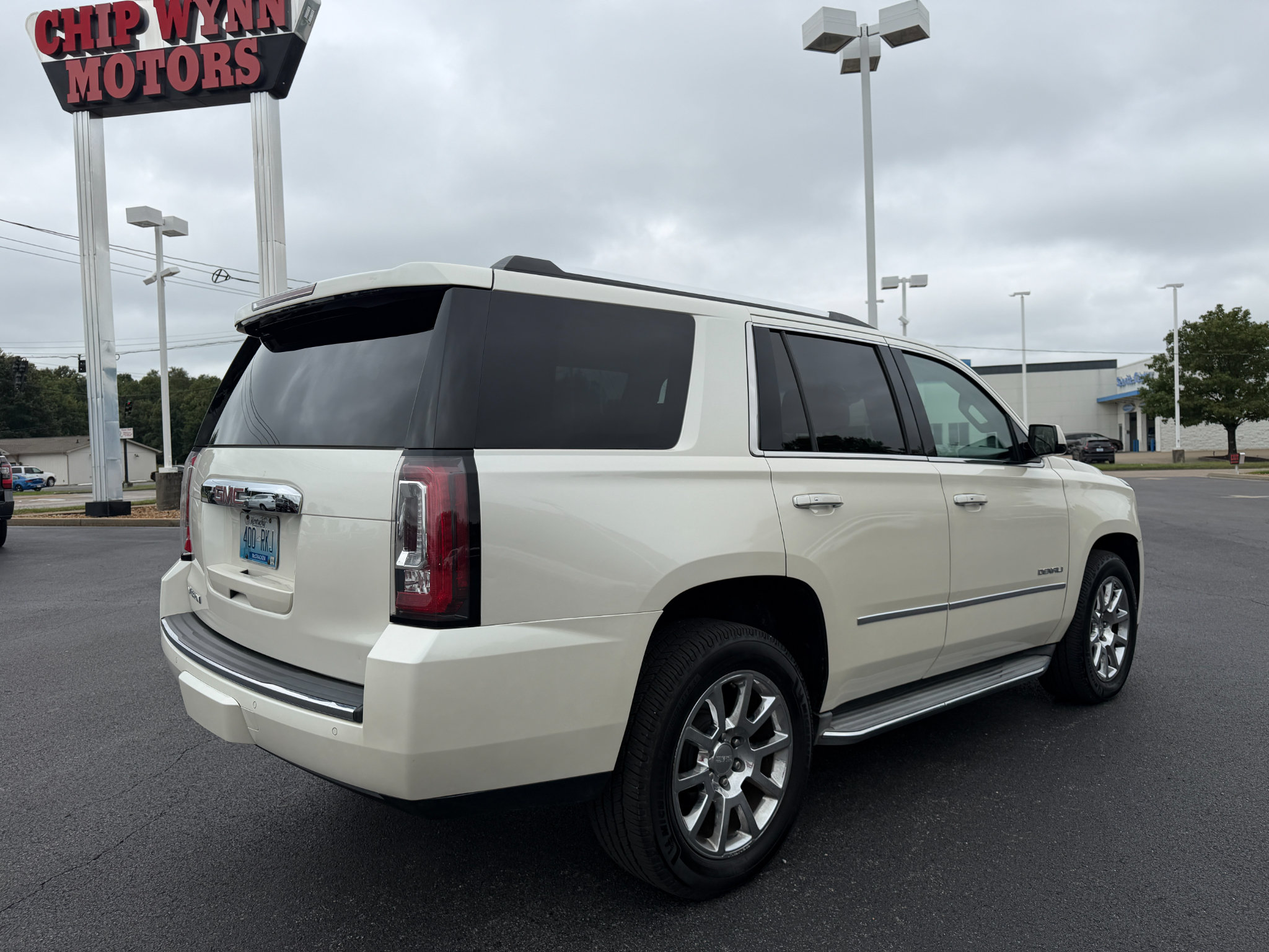 Used 2015 GMC Yukon Denali w/ Touring Package AWD/4WD image 9