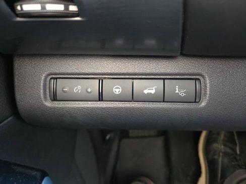 Used 2023 Nissan Pathfinder SL AWD/4WD image 20