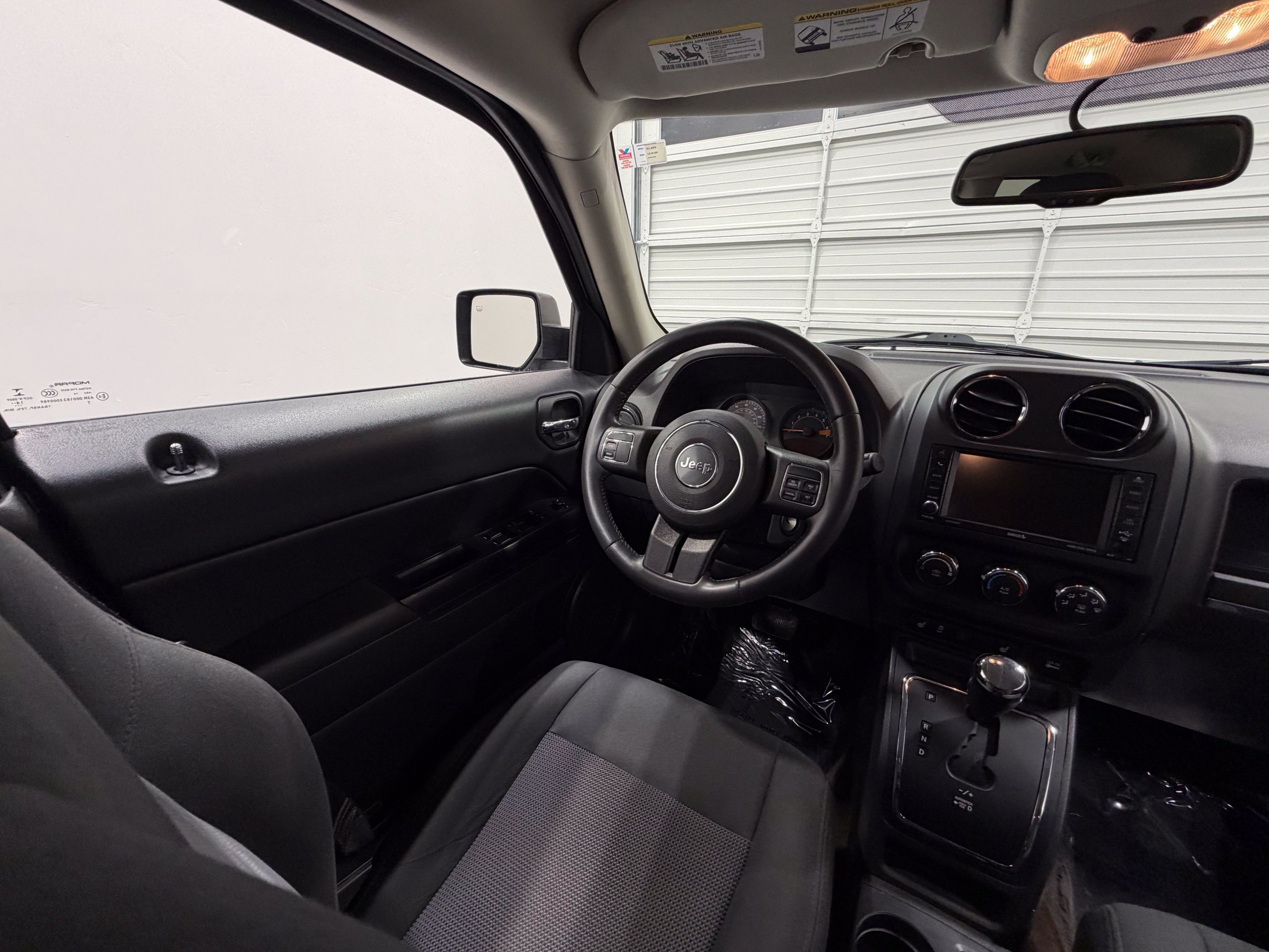 Used 2015 Jeep Patriot Latitude FWD image 27
