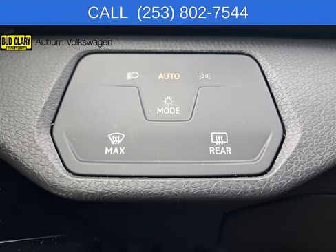 Used 2024 Volkswagen ID.4 2WD image 25