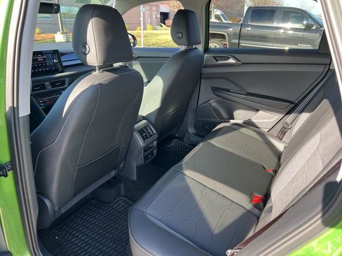 Used 2025 Volkswagen Taos SE image 24