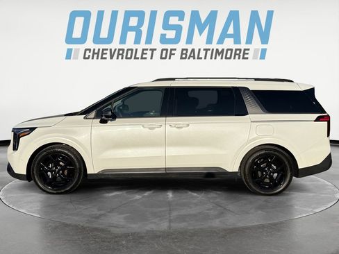 Used 2025 Kia Carnival SX Prestige image 3