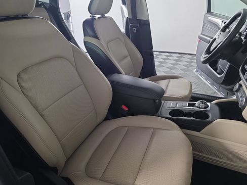 Used 2021 Ford Escape Titanium FWD image 39