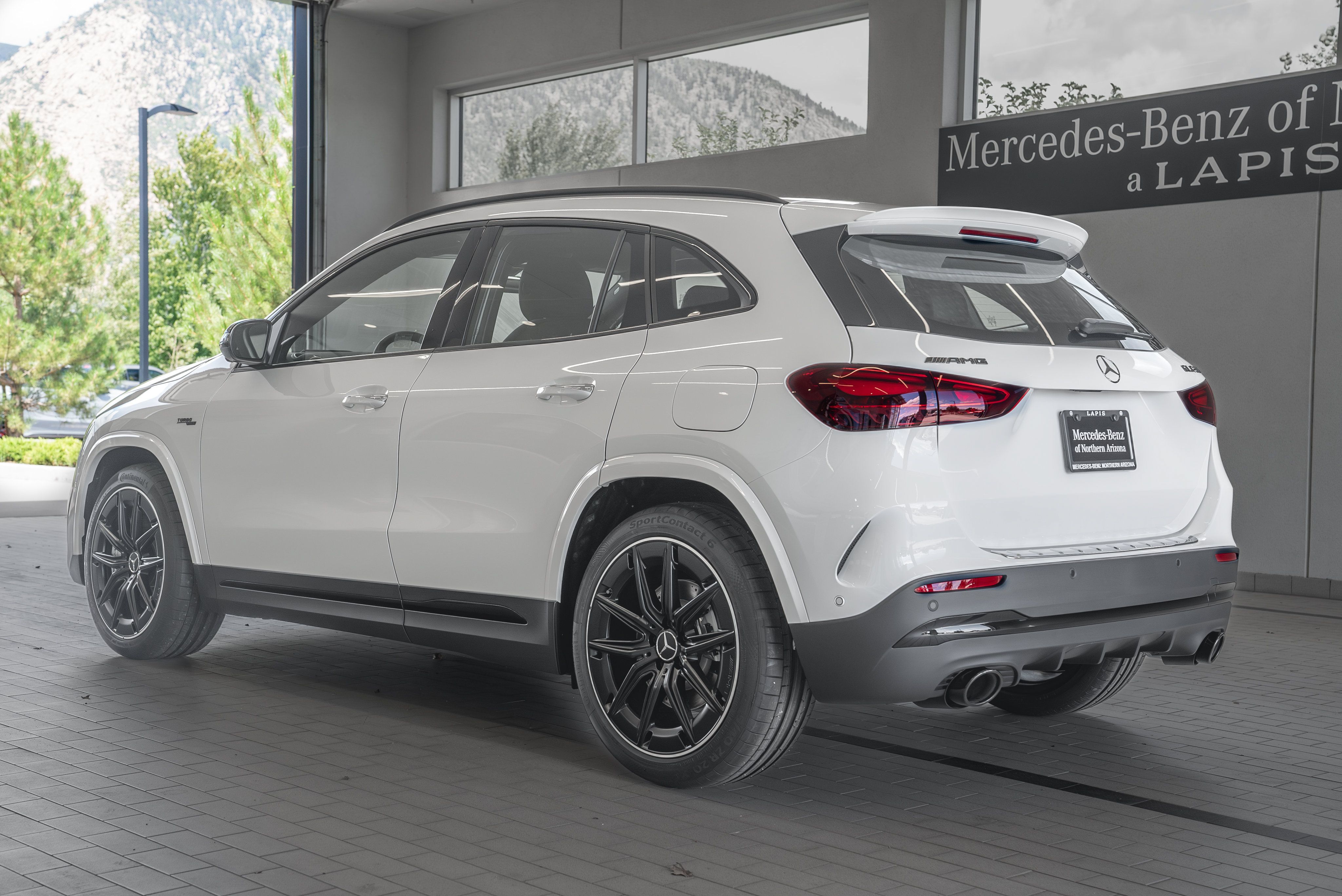 Used 2025 Mercedes-Benz GLA 35 AMG 4MATIC image 13