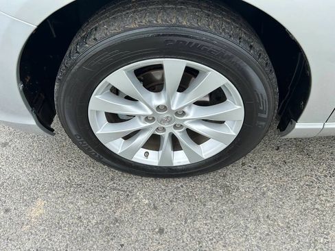 Used 2014 Toyota Venza LE AWD/4WD image 17