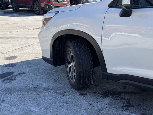 Used 2021 Subaru Forester Premium image 7