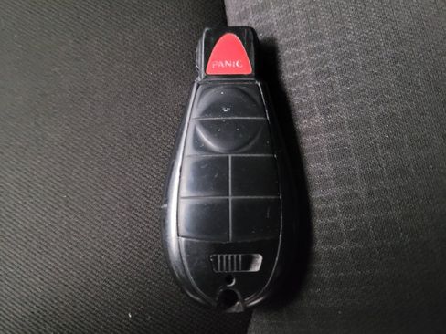 Used 2015 Toyota Camry LE FWD image 32