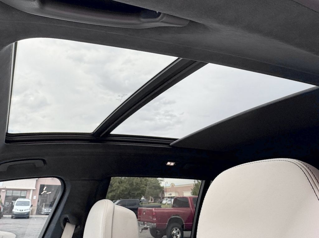Used 2019 BMW X7 xDrive40i w/ Premium Package AWD/4WD image 23