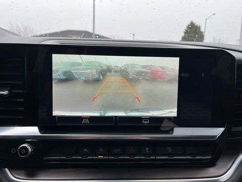 Certified 2022 GMC Sierra 1500 SLT w/ SLT Convenience Package image 18