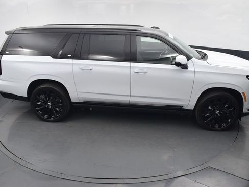 Certified 2026 Cadillac Escalade ESV Platinum Sport w/ LPO, ONYX Package AWD/4WD image 48