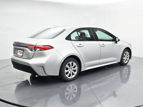 Used 2023 Toyota Corolla LE FWD image 8