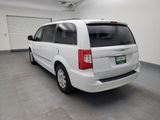 Used 2016 Chrysler Town & Country Touring image 5
