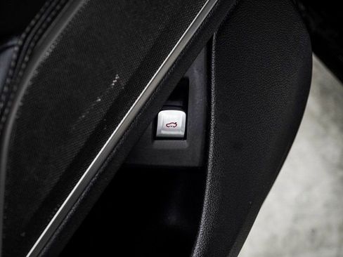 Used 2020 BMW 740i xDrive w/ Cold Weather Package image 40