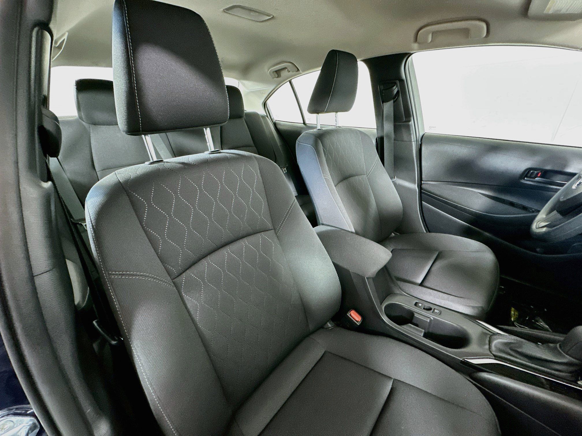 Used 2025 Toyota Corolla LE FWD image 25