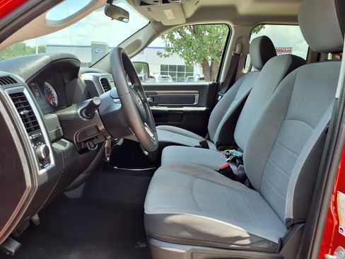 Used 2024 RAM 1500 Classic SLT AWD/4WD image 18