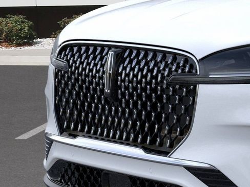New 2026 Lincoln Aviator 2WD image 17