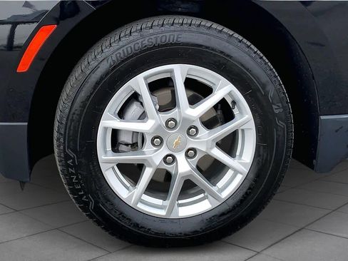 Used 2024 Chevrolet Equinox LT image 11